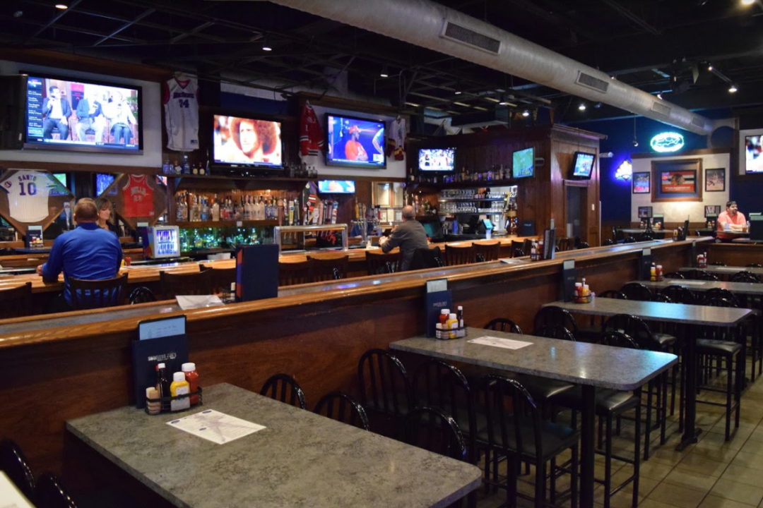 Sports Bar Rosemont Shoeless Joe's Ale House & Grille